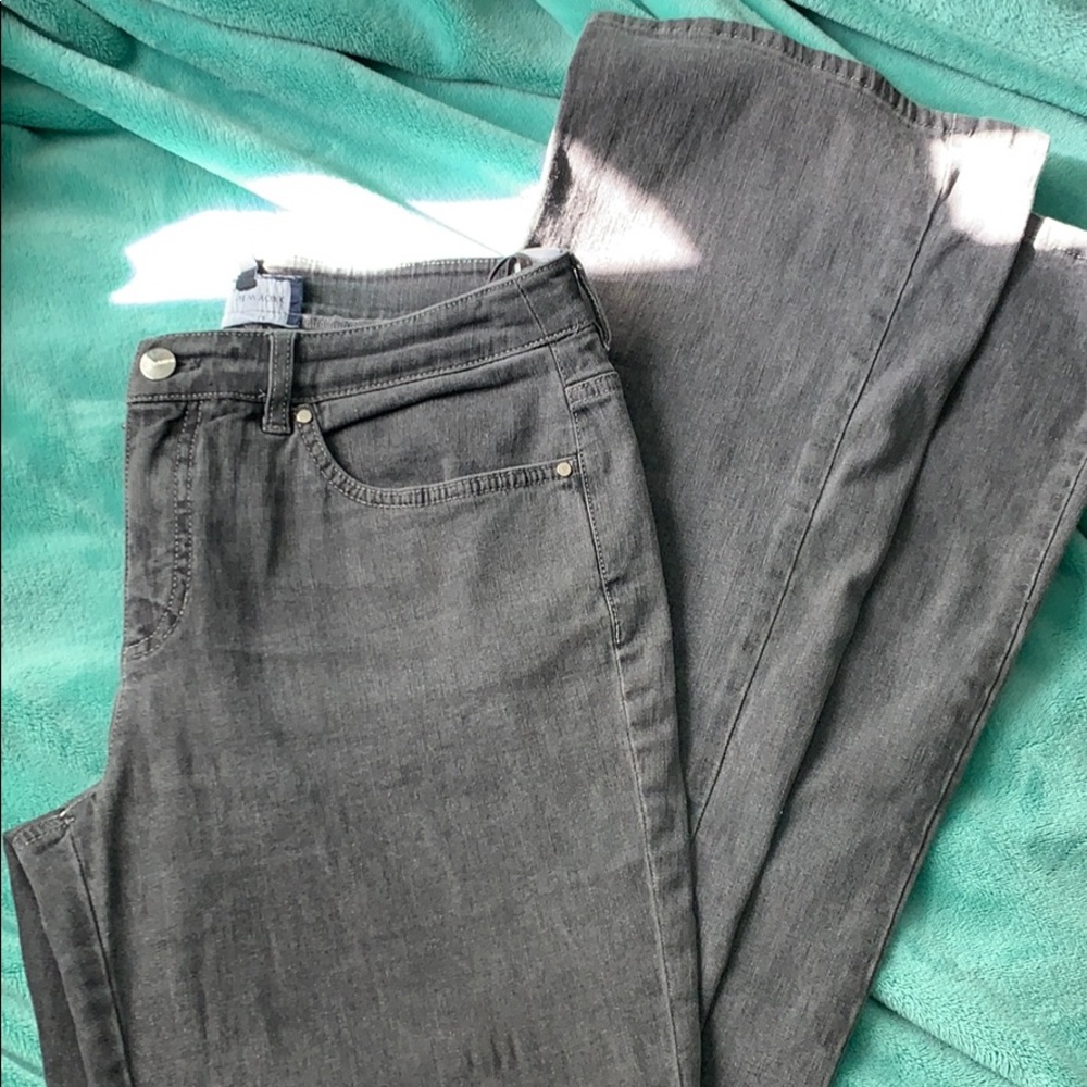 Jones New York Grey Bootcut Stretch Jeans Size 8